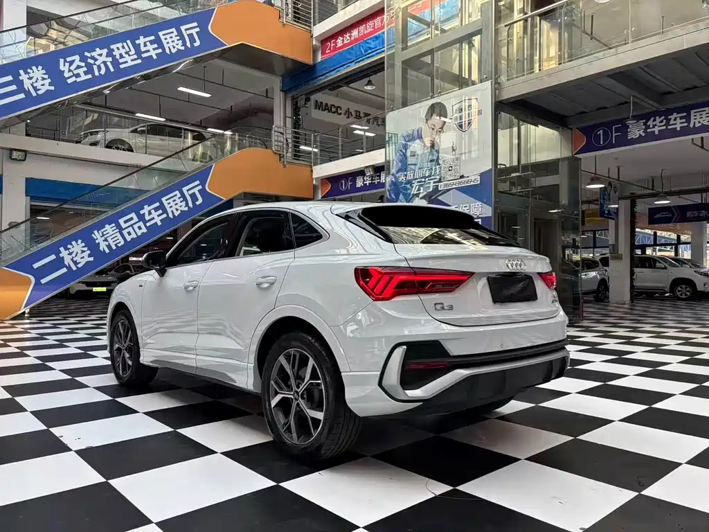 Audi Q3 Sportback — фото 17