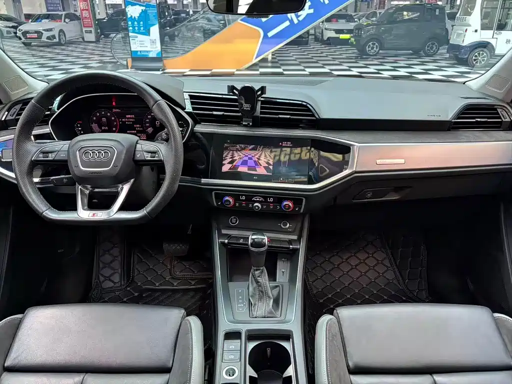 Audi Q3 Sportback — фото 10