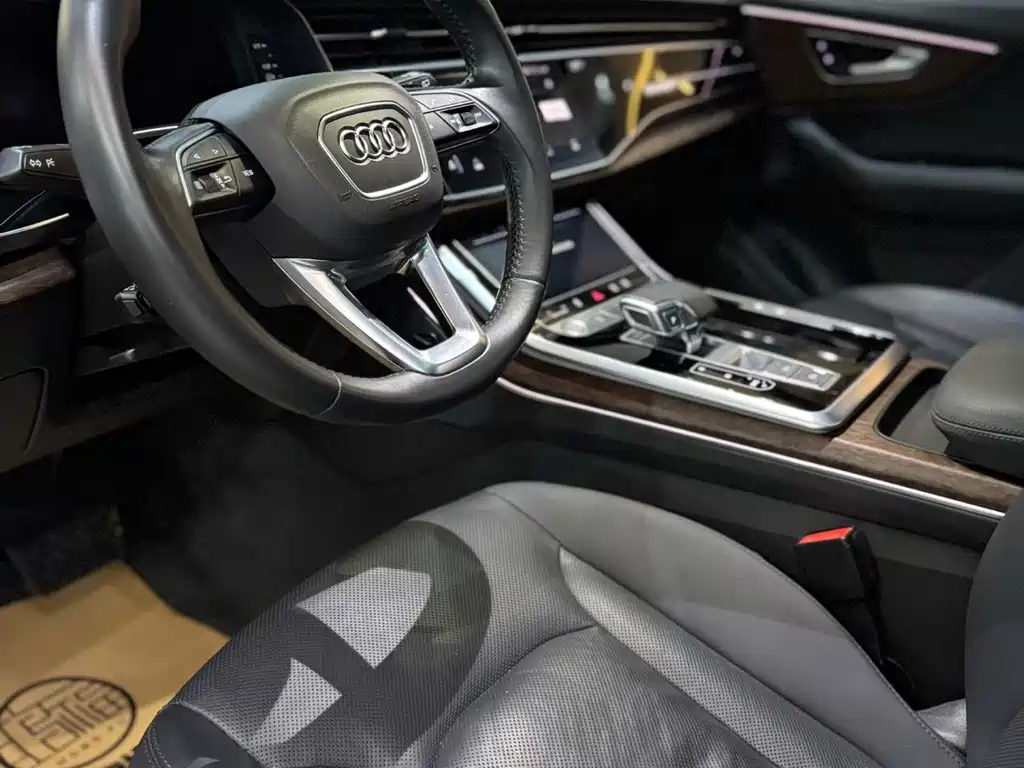 Audi Q7 — фото 2