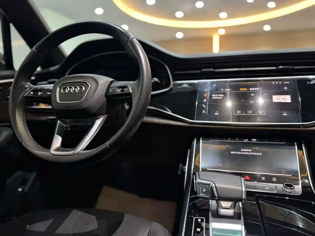 Audi Q7 — фото 4