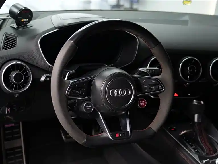 Audi TT RS — фото 12