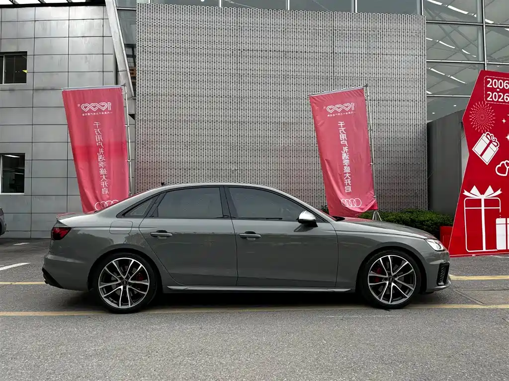 Audi S4 — фото 4
