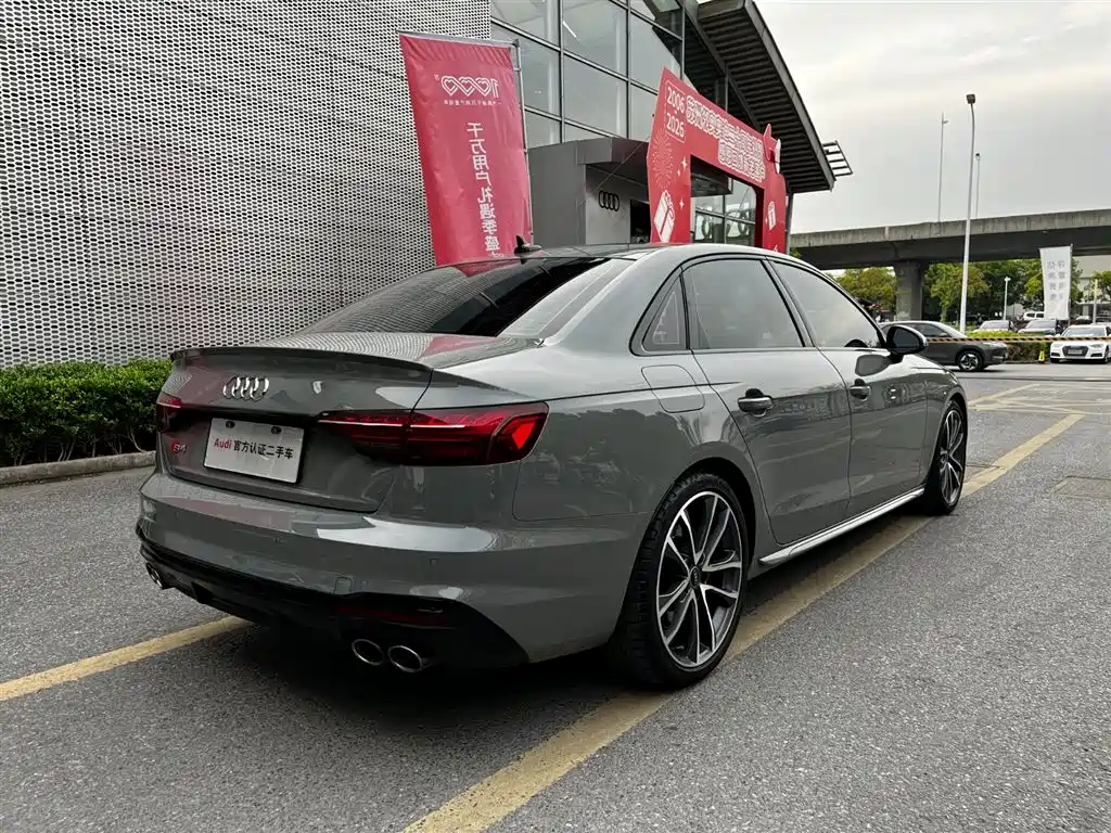 Audi S4 — фото 5
