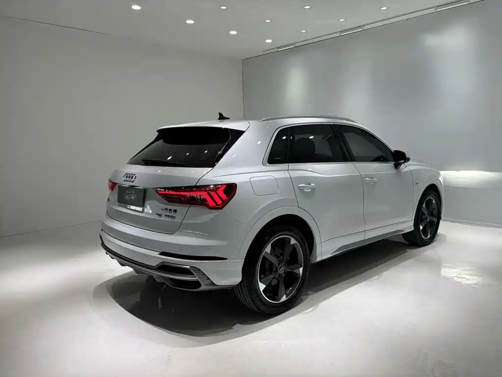 Audi Q3 — фото 4