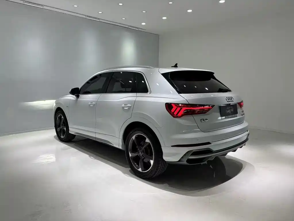Audi Q3 — фото 7
