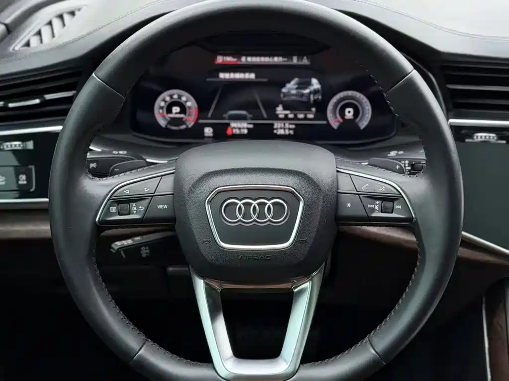 Audi Q7 — фото 5