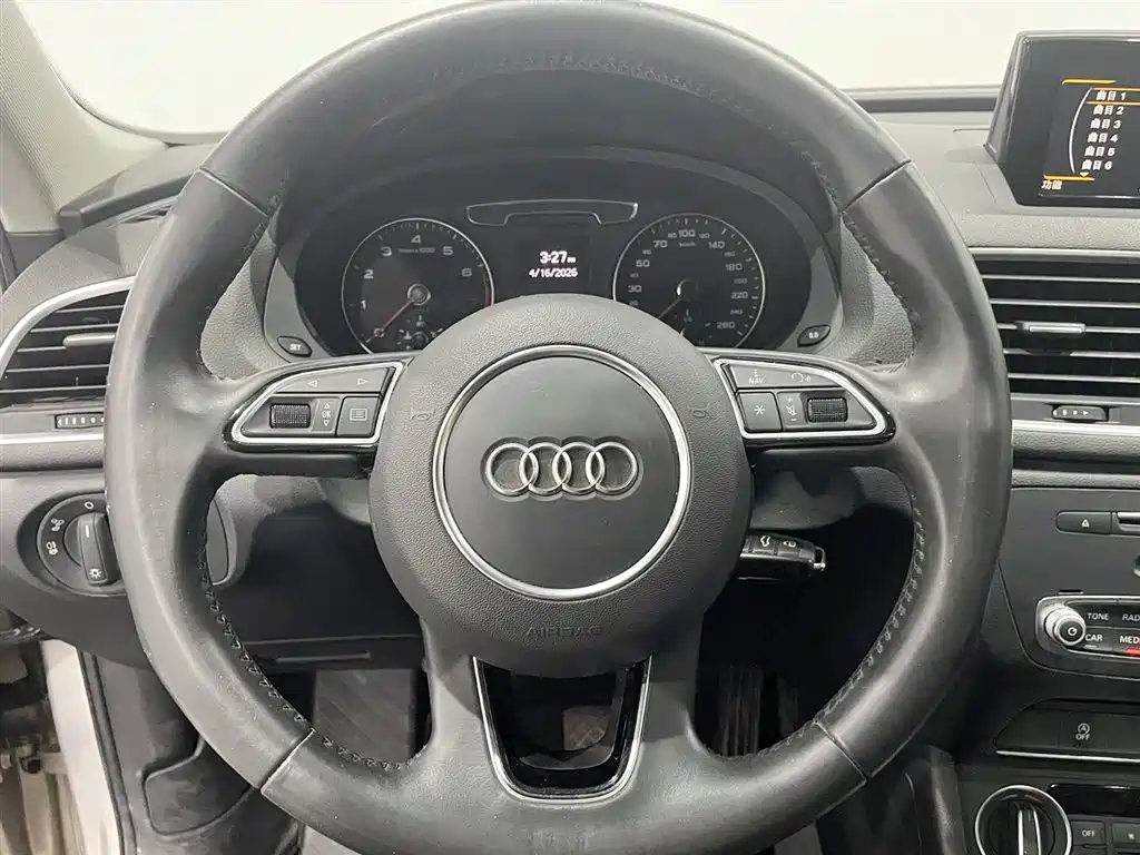 Audi Q3 — фото 7