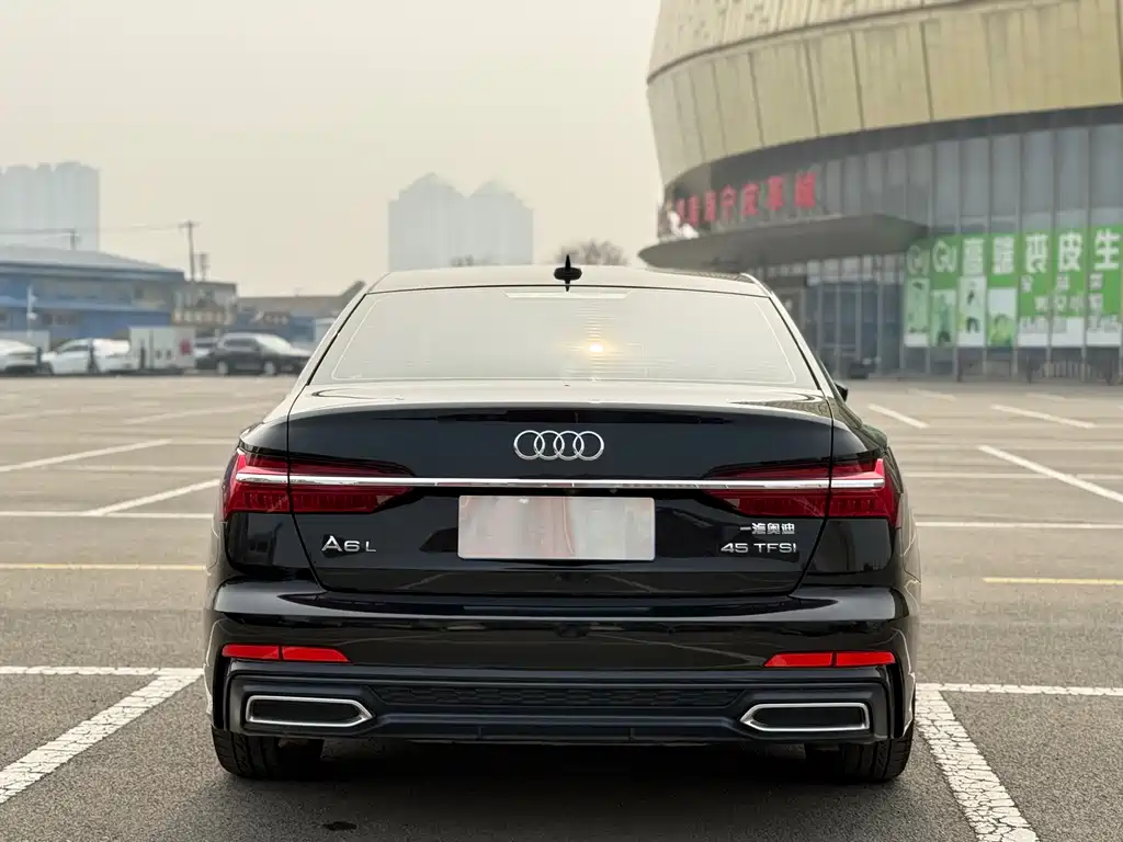 Audi A6L — фото 8