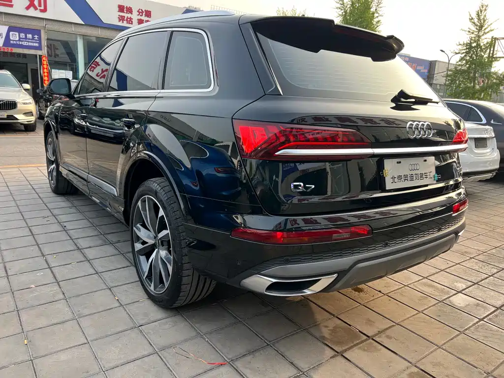 Audi Q7 — фото 5