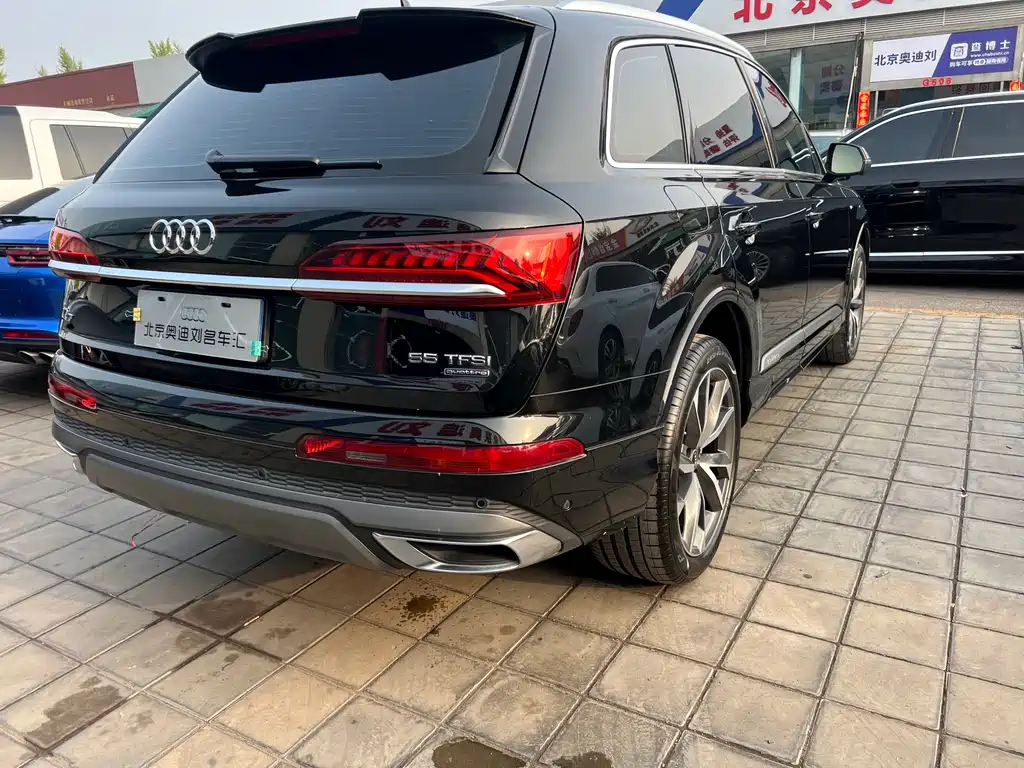 Audi Q7 — фото 6