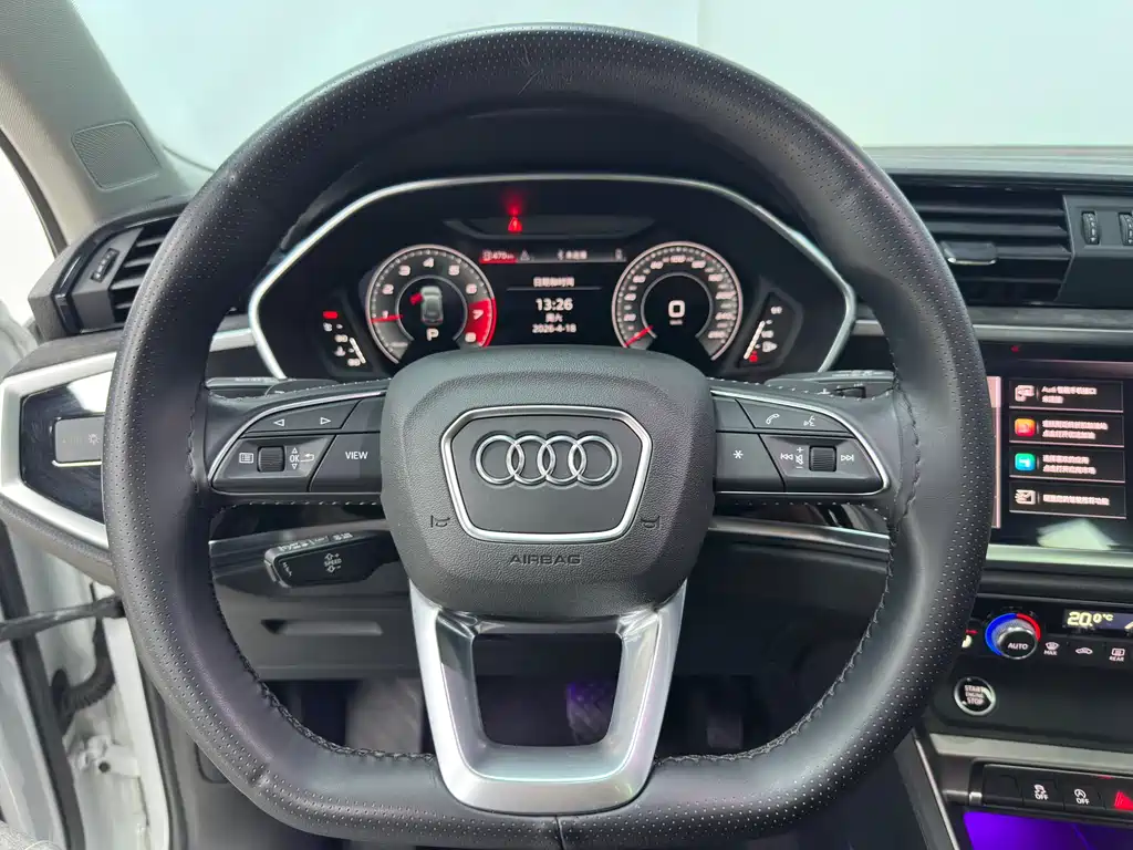 Audi Q3 — фото 8