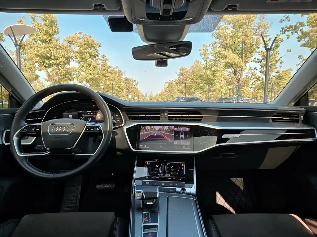 Audi A7L — фото 8