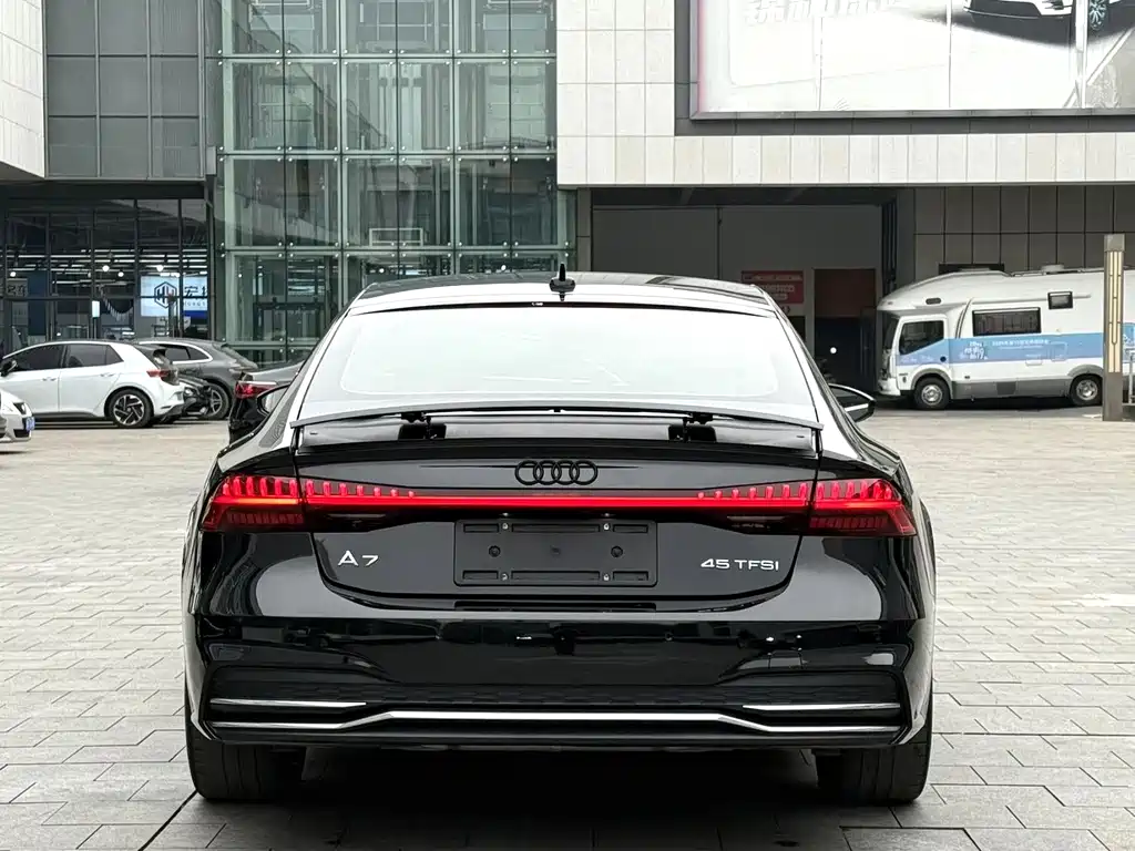 Audi A7 — фото 7