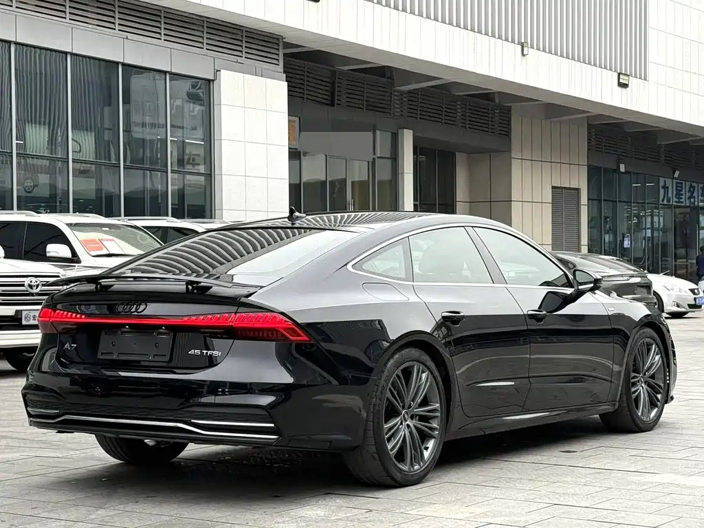 Audi A7 — фото 8
