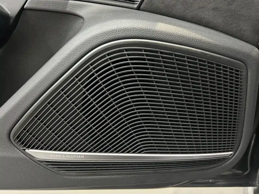 Audi A4L — фото 5