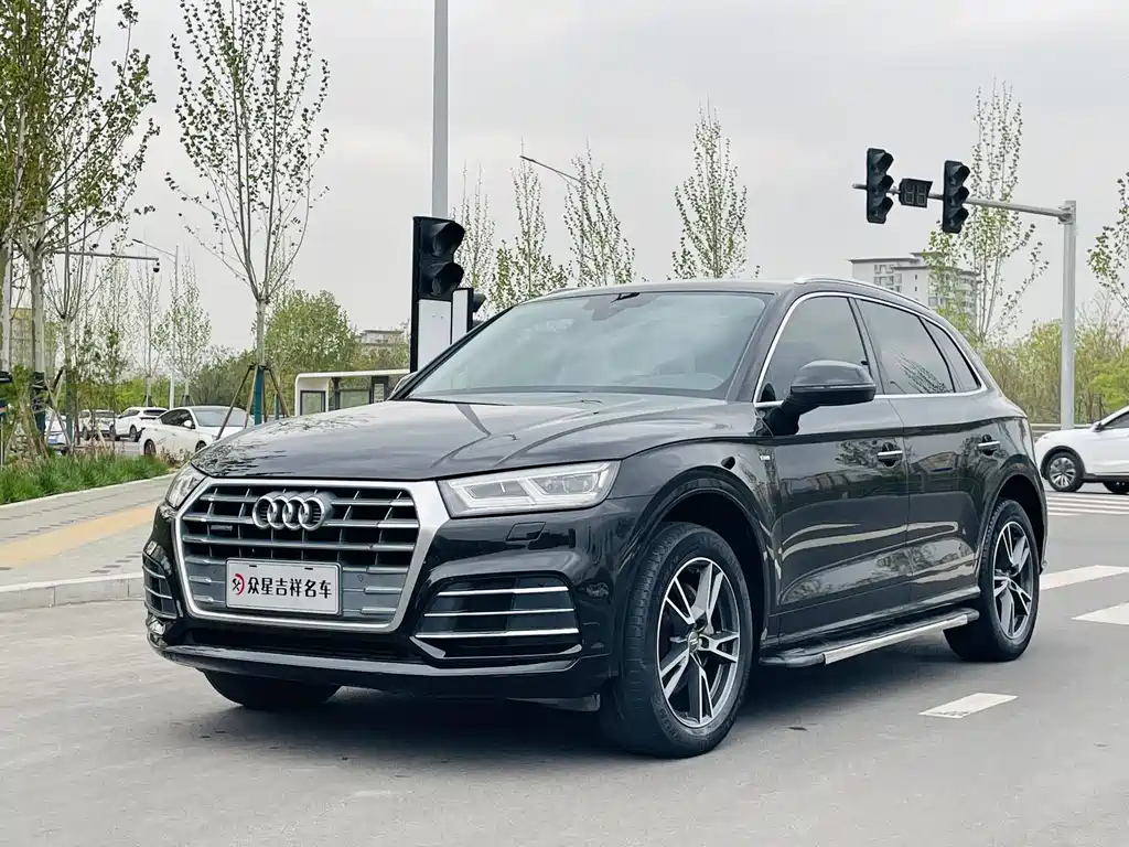 Audi Q5L — фото 3