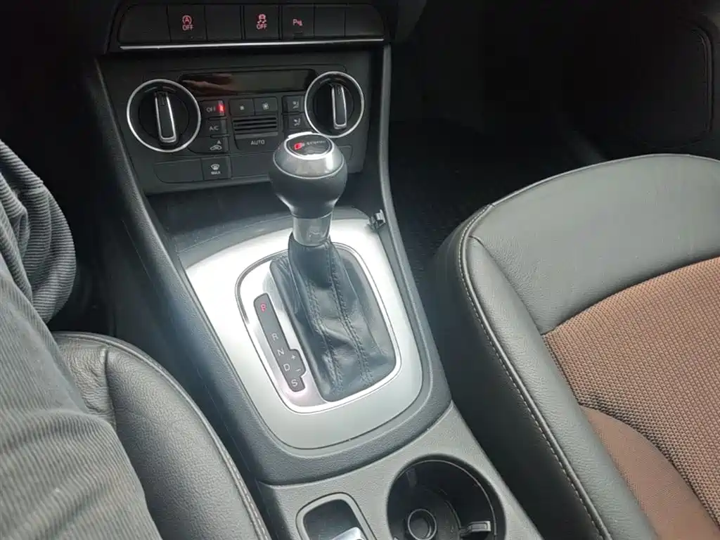Audi Q3 — фото 14