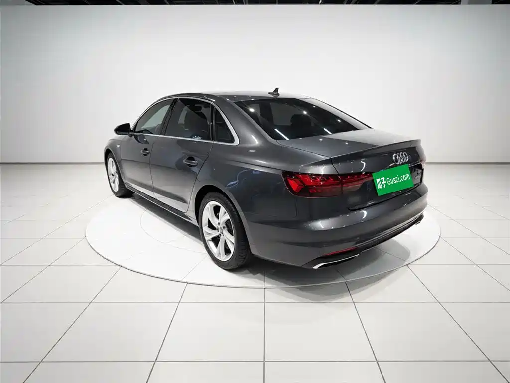 Audi A4L — фото 5
