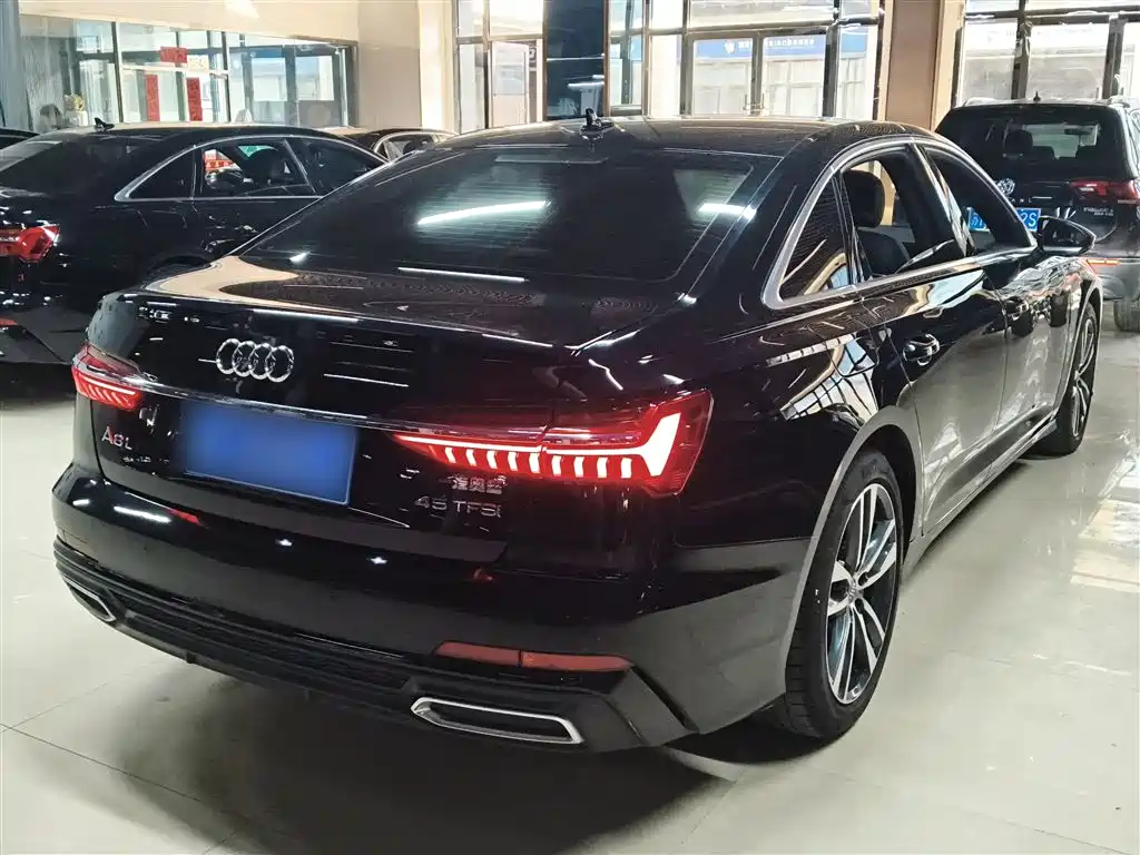 Audi A6L — фото 5