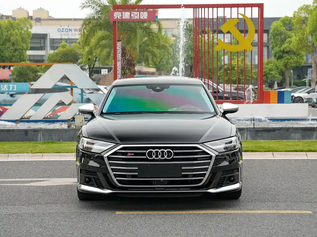 Audi S8 — фото 3