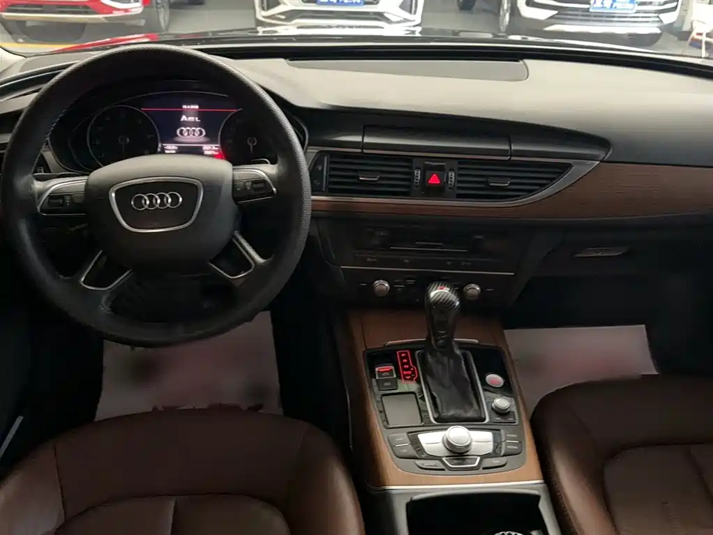 Audi A6L — фото 10