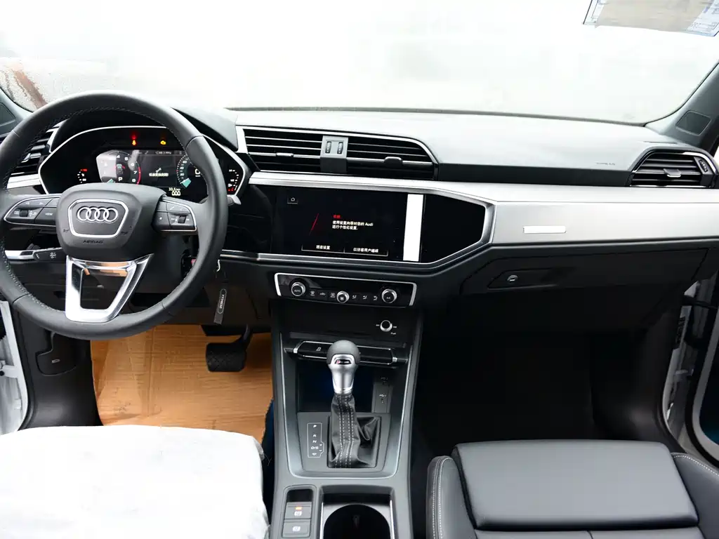 Audi Q3 — фото 5