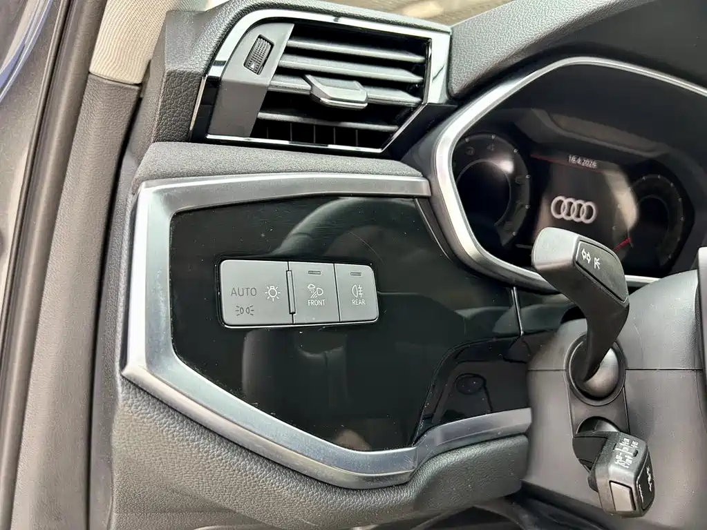 Audi Q3 — фото 20