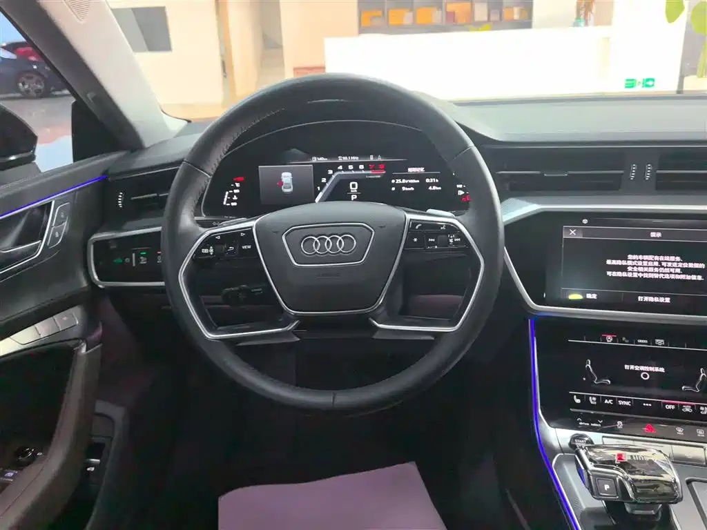 Audi A7L — фото 11