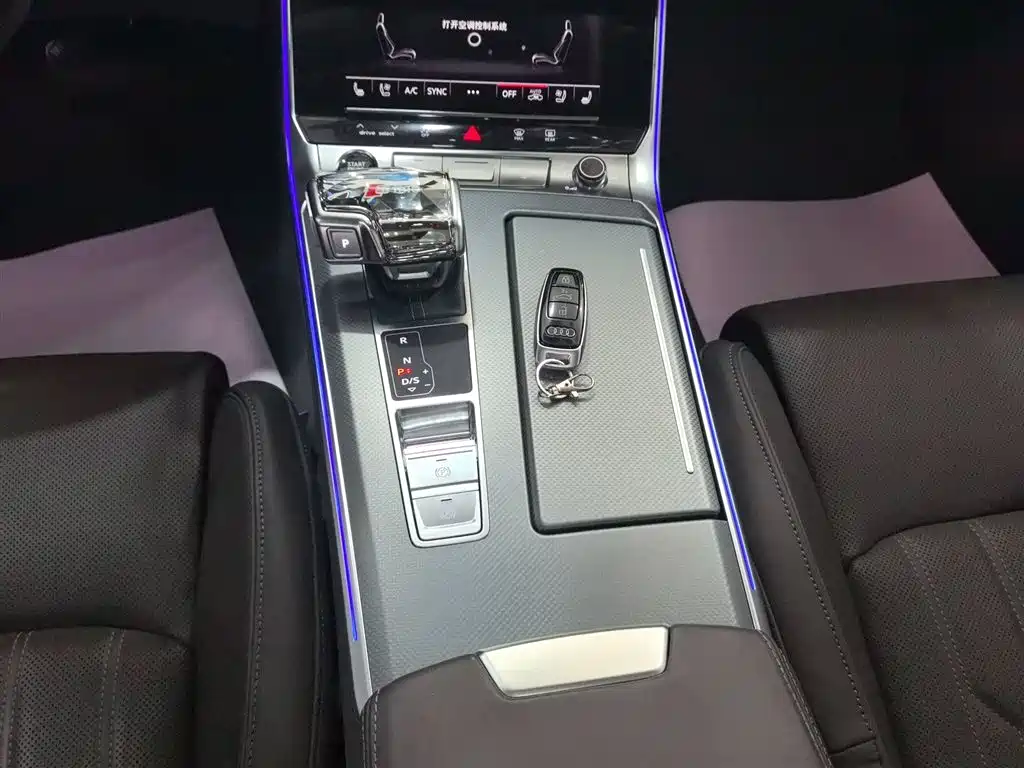 Audi A7L — фото 14