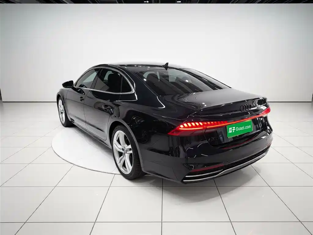 Audi A7L — фото 5