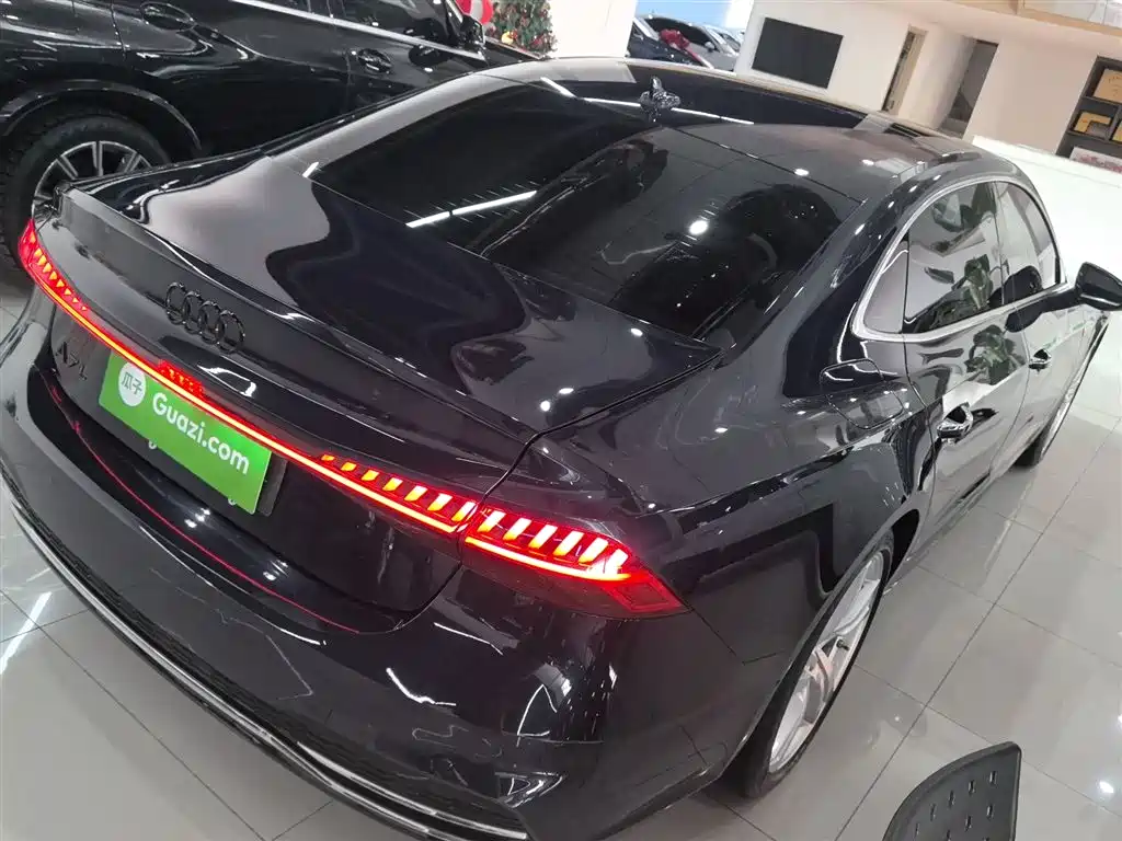 Audi A7L — фото 7