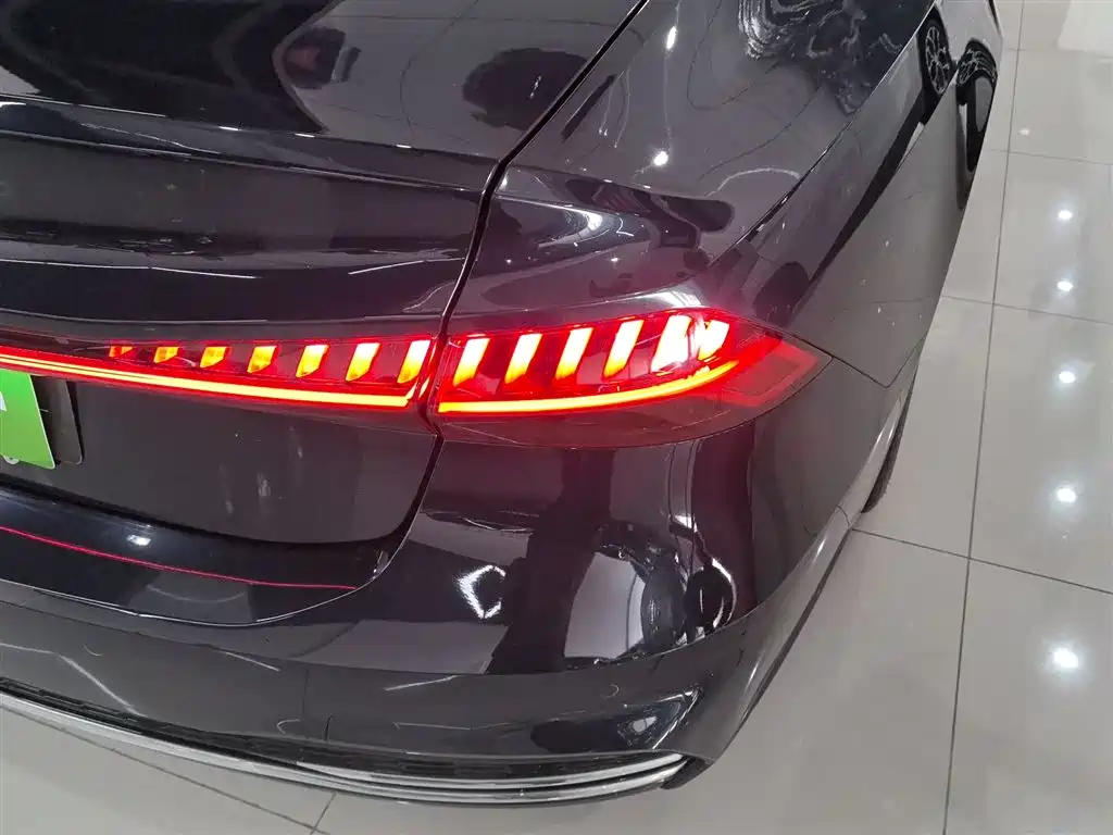 Audi A7L — фото 8