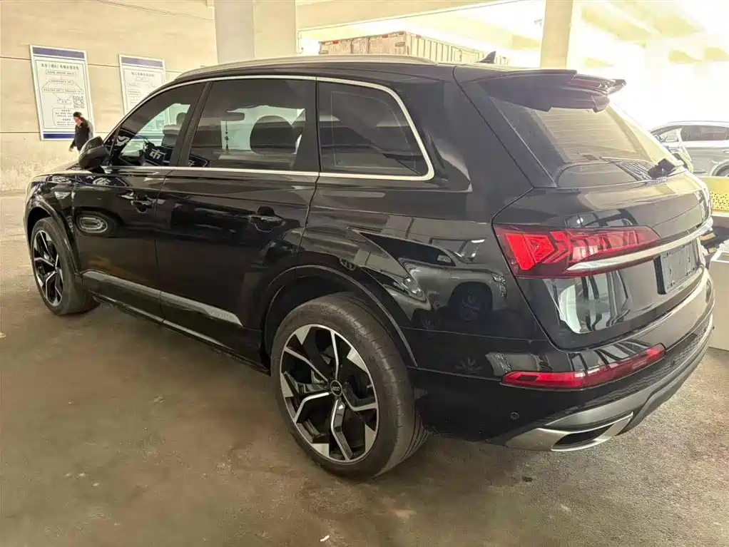 Audi Q7 — фото 4