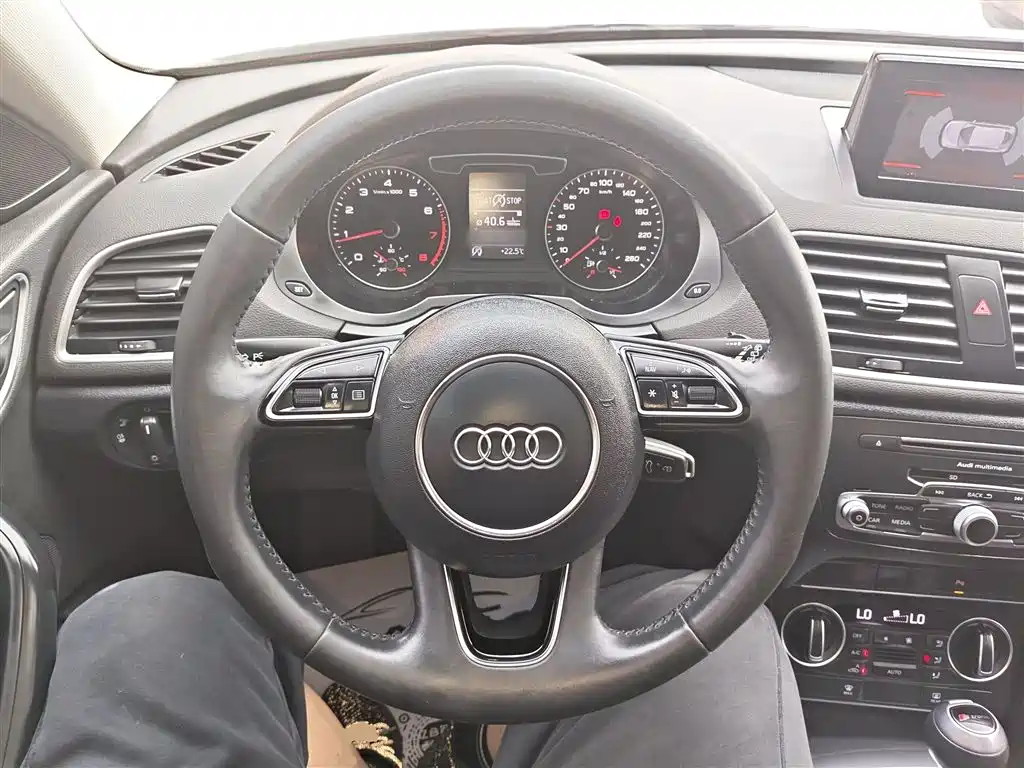 Audi Q3 — фото 11