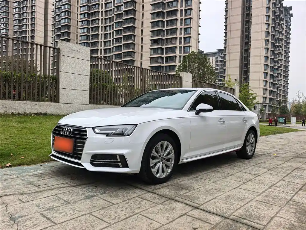 Audi A4L — фото 2