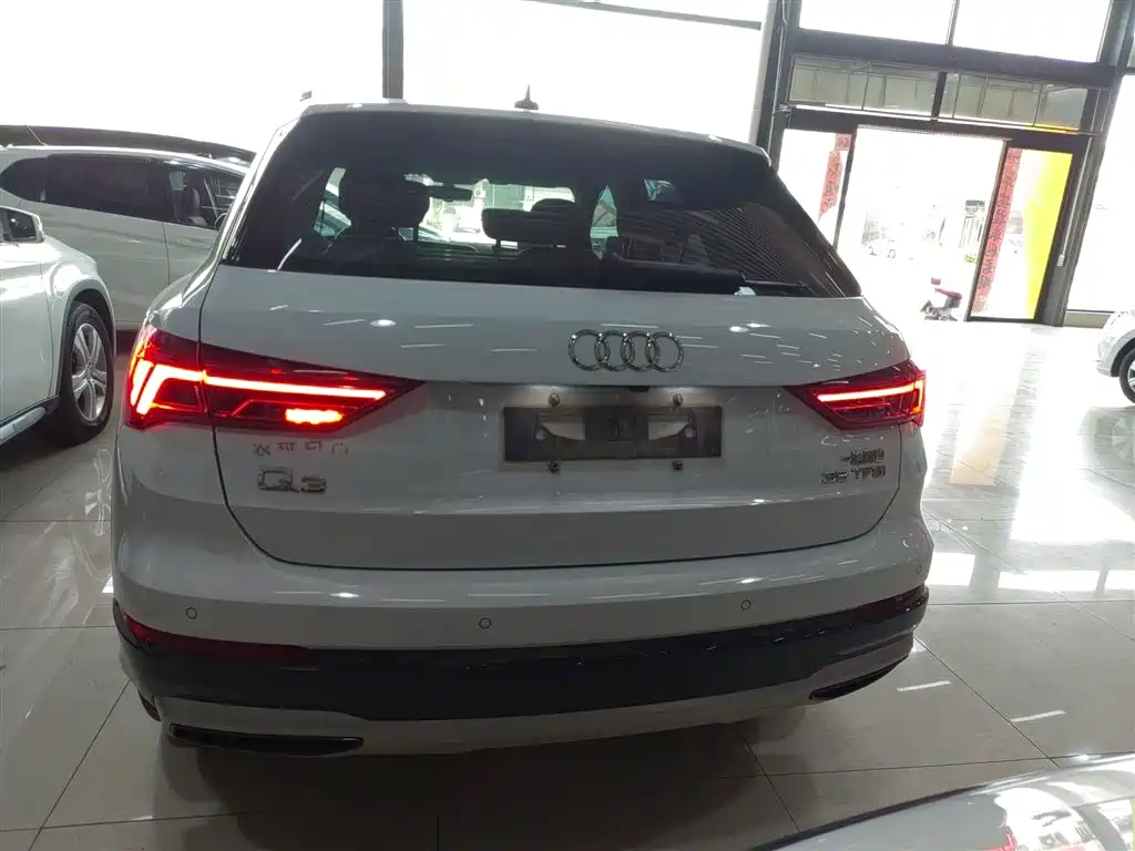 Audi Q3 — фото 3