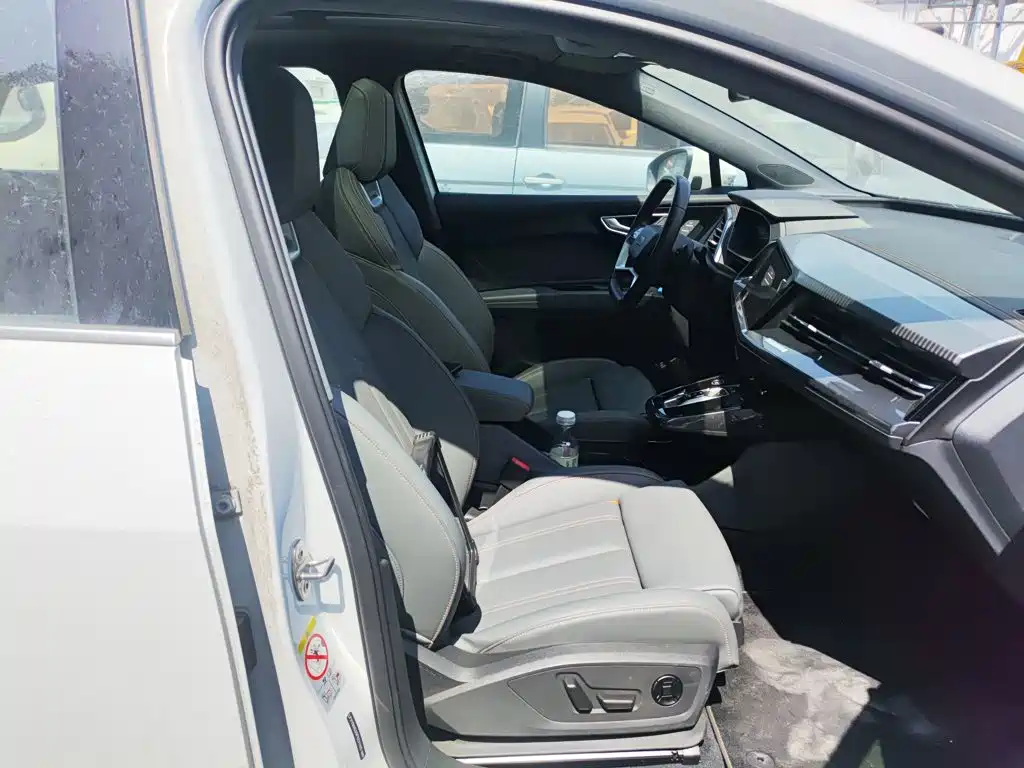 Audi Q4 e-tron — фото 19