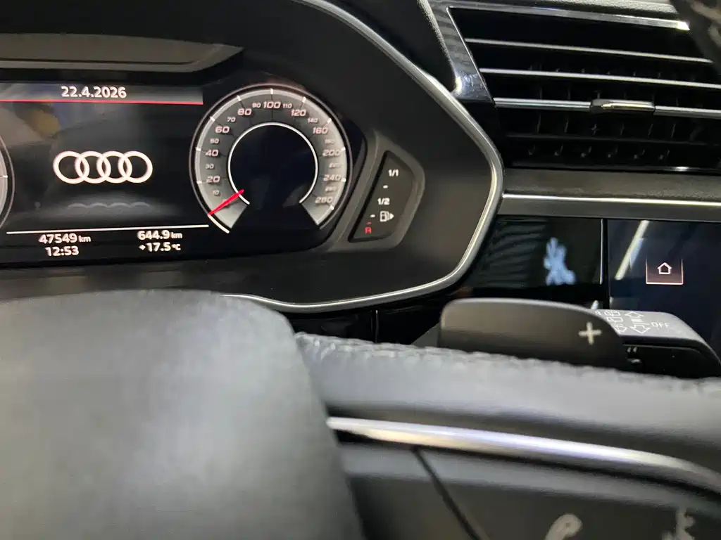 Audi Q3 — фото 23