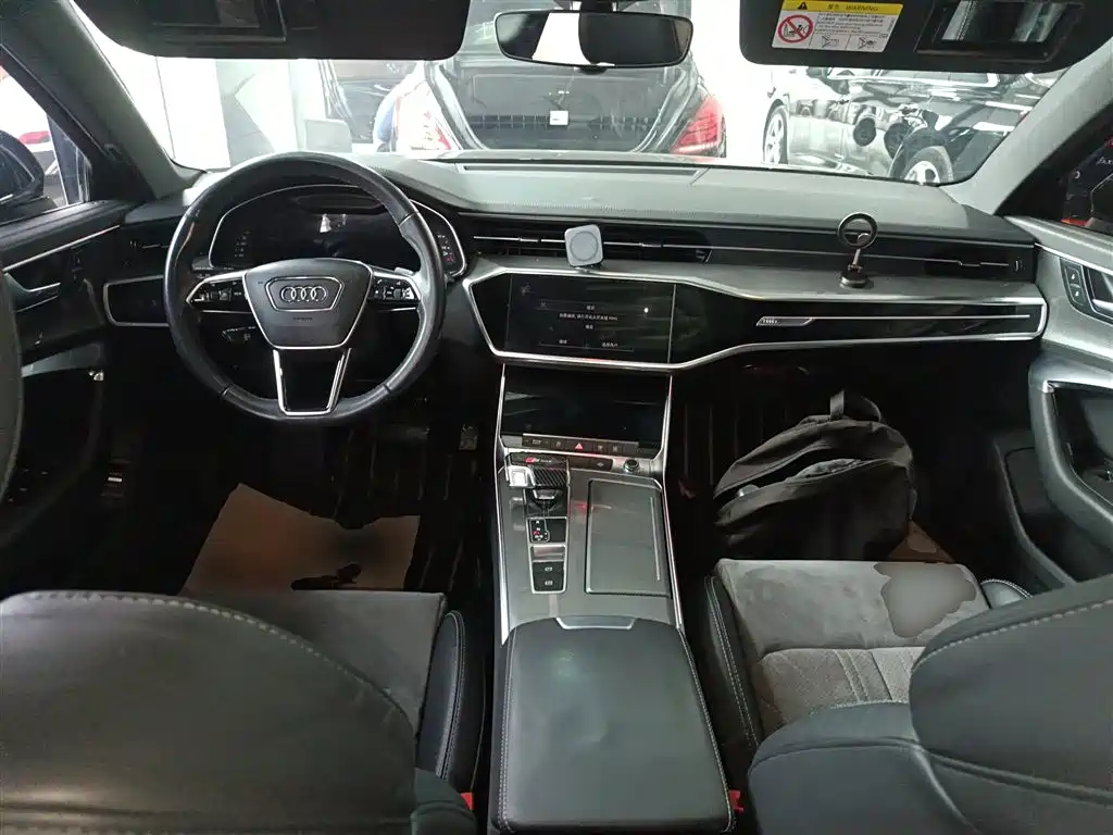 Audi A6L — фото 10