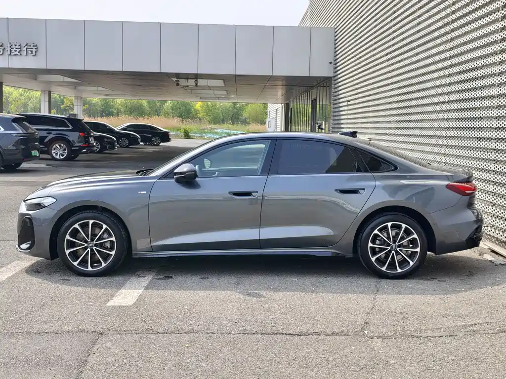 Audi A5L — фото 3