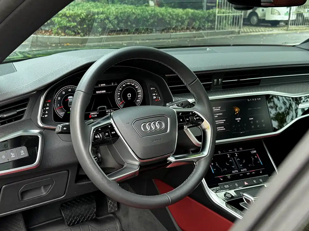 Audi A7L — фото 13