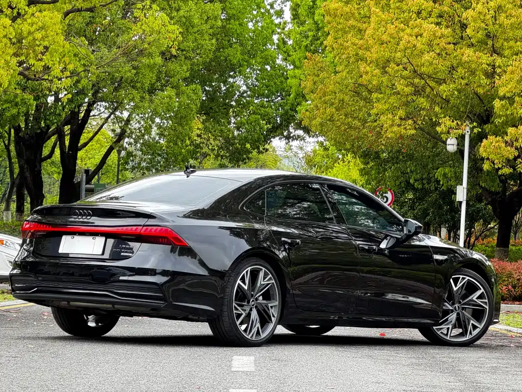 Audi A7L — фото 3