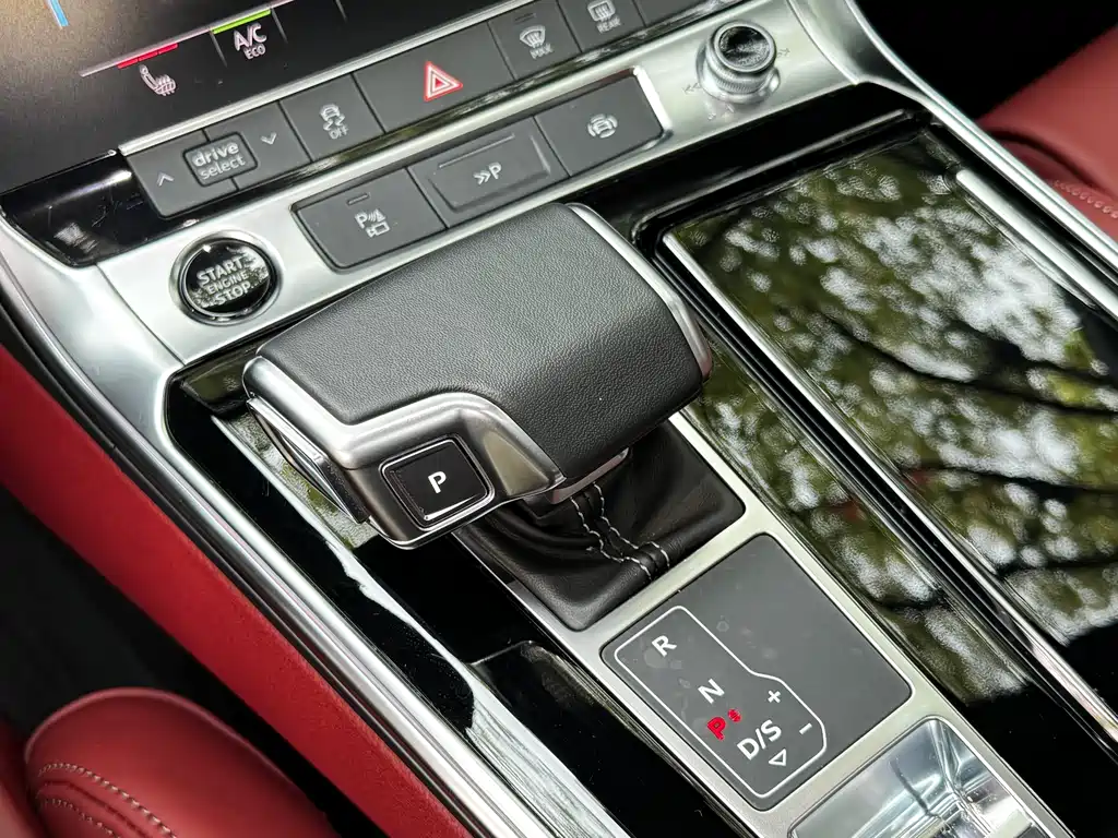 Audi A7L — фото 8