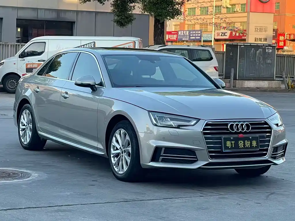 Audi A4L — фото 2