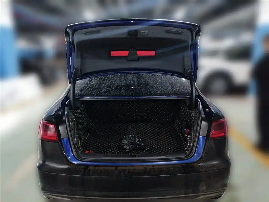 Audi A6L — фото 10