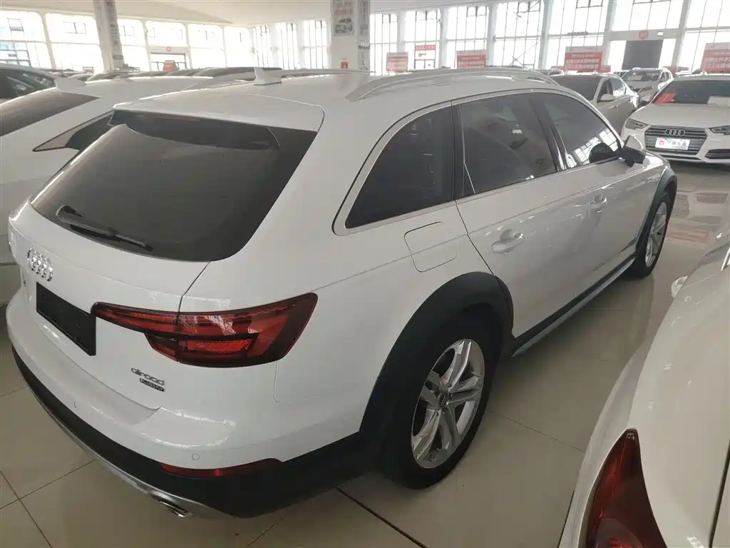 Audi A4 (Import) — фото 5