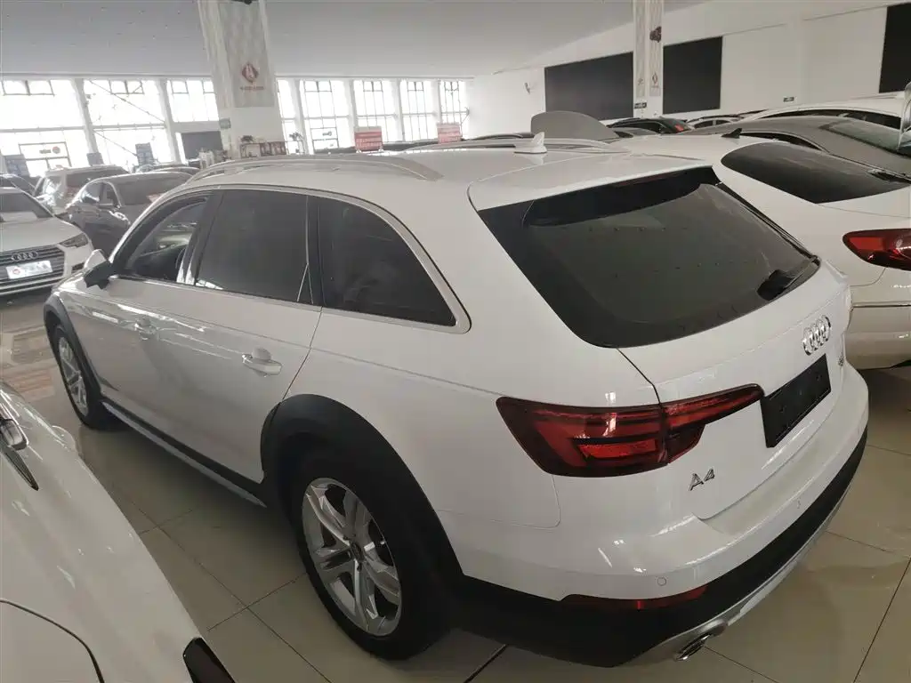 Audi A4 (Import) — фото 7