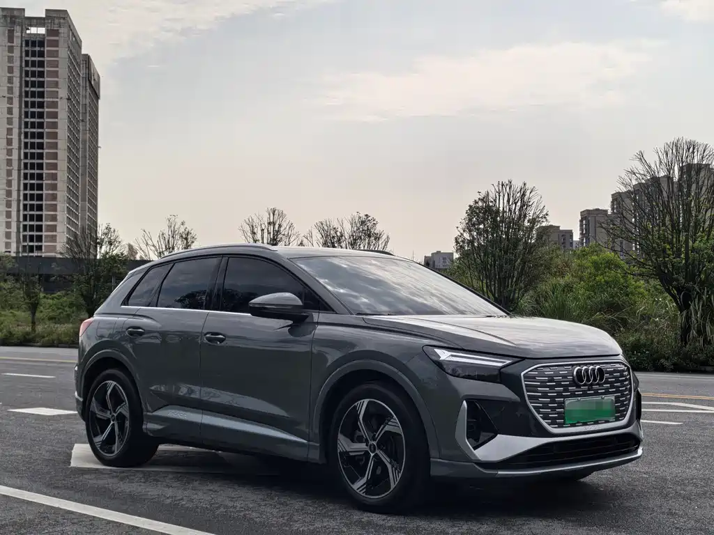 Audi Q4 e-tron — фото 3