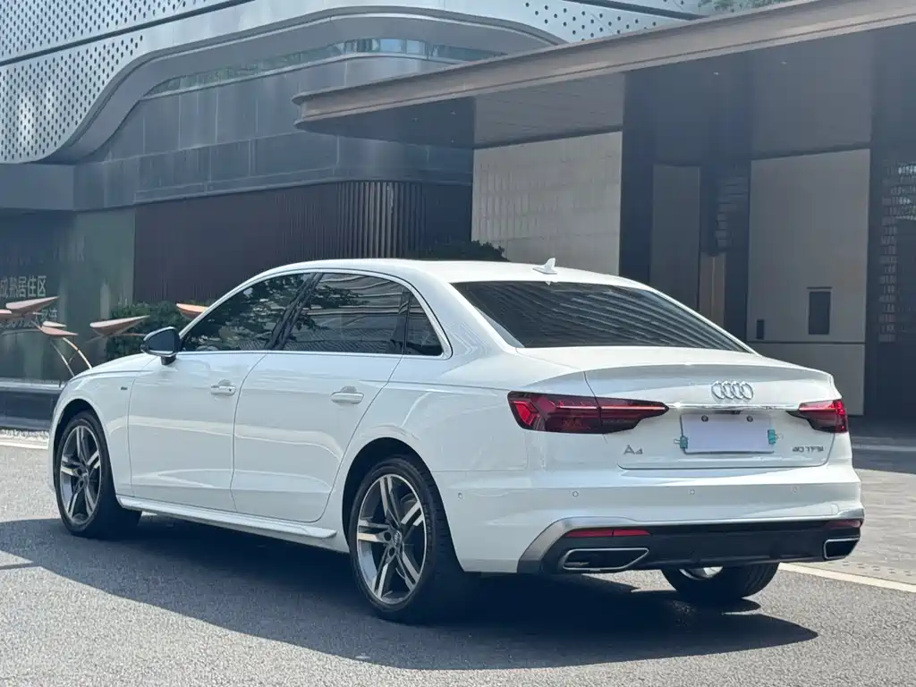 Audi A4L — фото 29