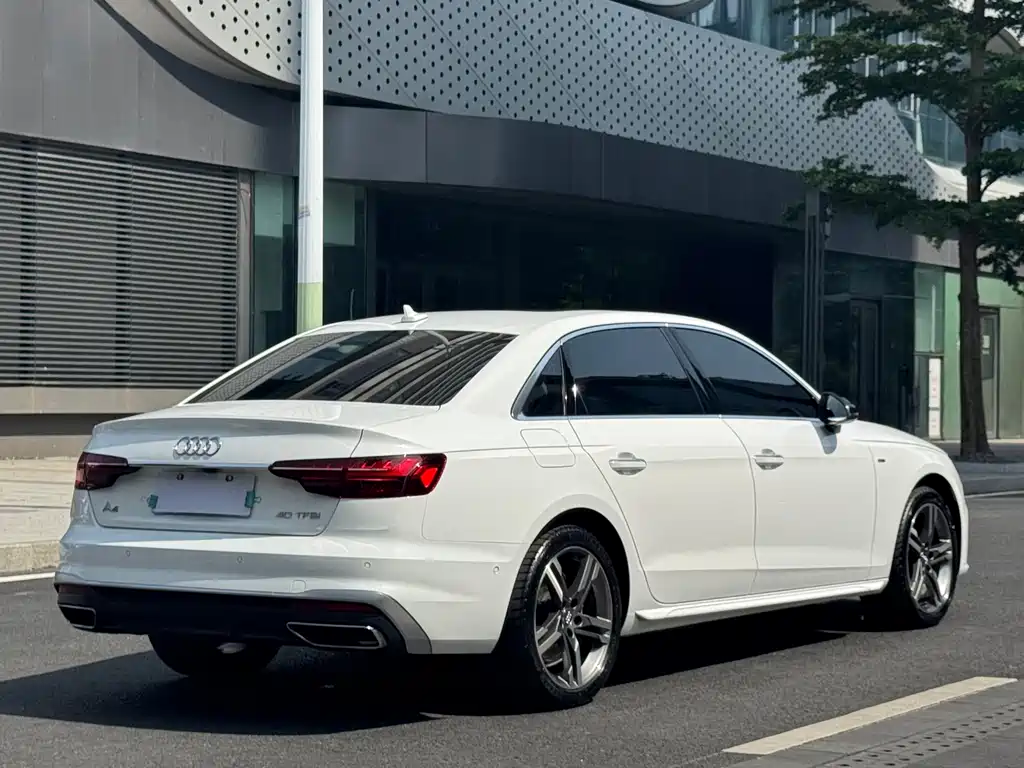 Audi A4L — фото 31